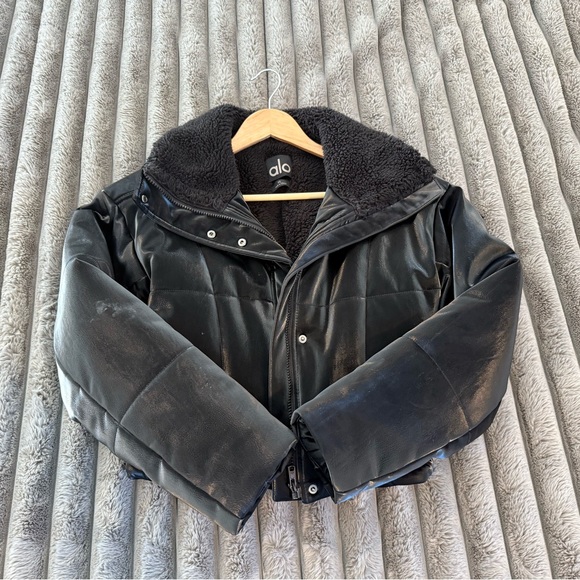 ALO Yoga - Orion Cropped Puffer XS - Picture 2 of 6